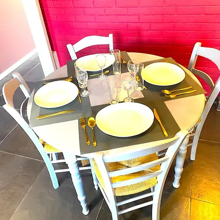 La Domus Lemaitre 1, Plain-pied, Wifi , Tv, Parking, Jardin Apartment