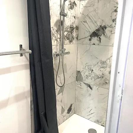 Apartment La Domus Lemaitre 1, Plain-pied, Wifi , Tv, Parking, Jardin Bavay